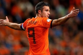 爱游戏app下载-西甲攻守激烈：精彩瞬间不断汇聚！，西甲防守